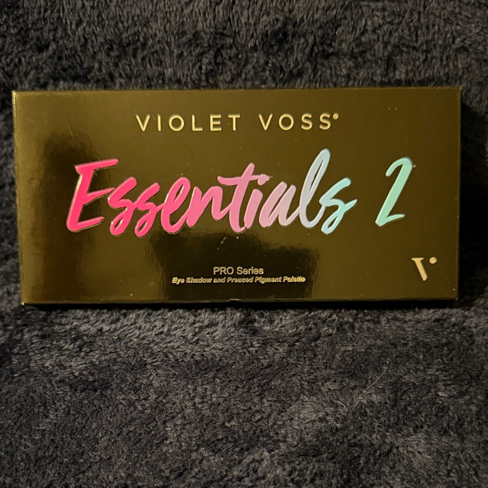 Violet Voss Essentials 2 PRO Series Palette